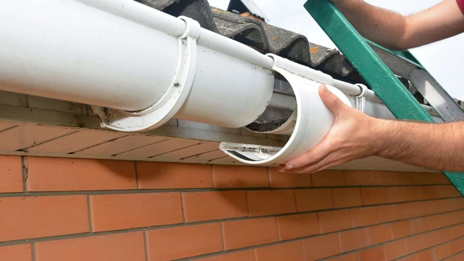 Best Downspout Installation and Repair Services in Miami